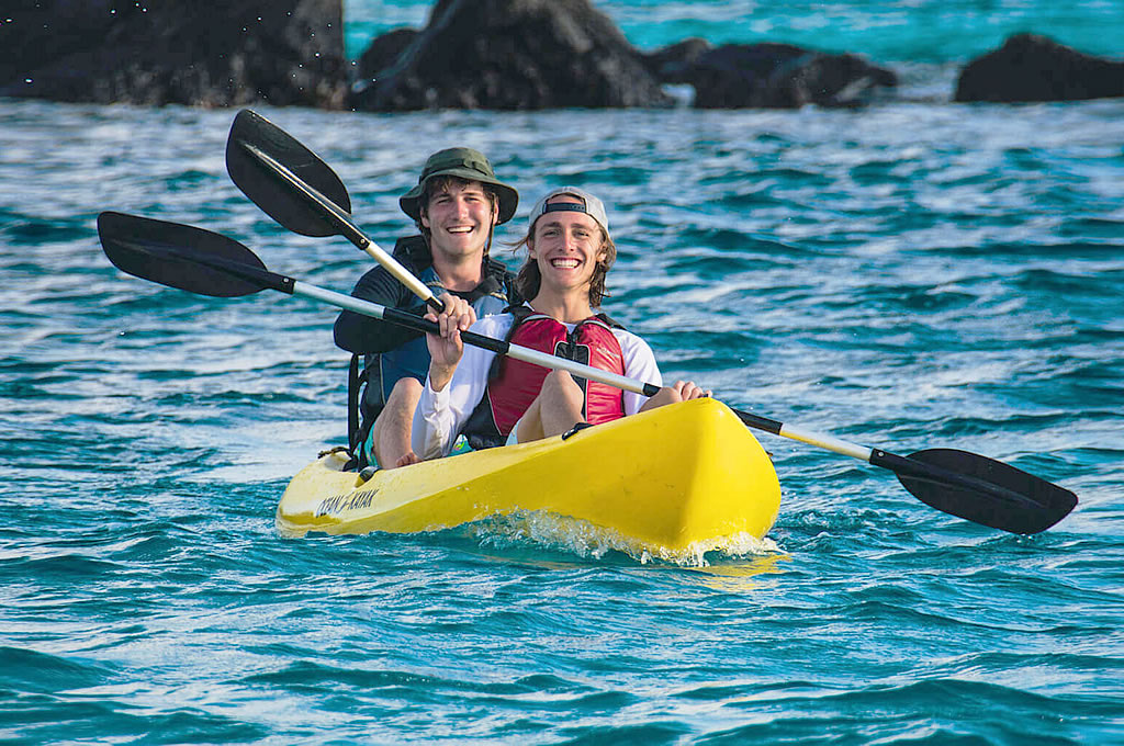 Kayak Tintoreras